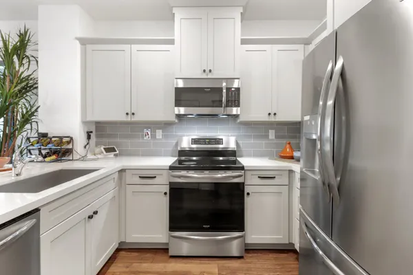 $419,000 | 5301 East Commerce Way, Unit 74102, Sacramento, CA 95835