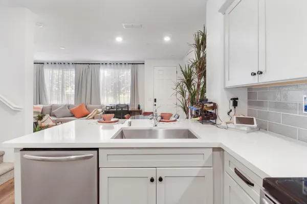 $419,000 | 5301 East Commerce Way, Unit 74102, Sacramento, CA 95835