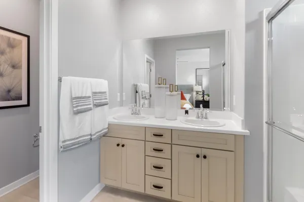 $419,000 | 5301 East Commerce Way, Unit 74102, Sacramento, CA 95835