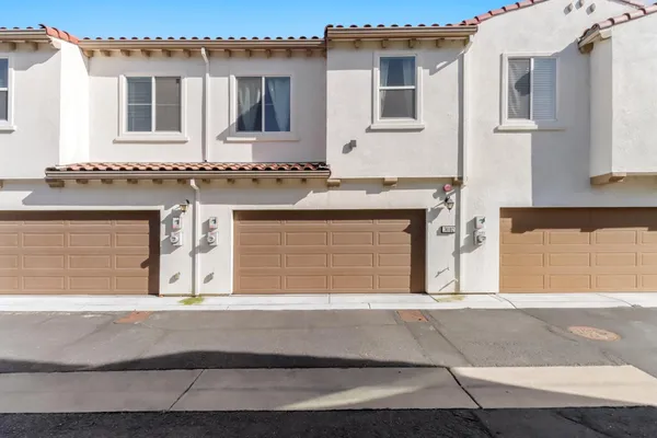 $419,000 | 5301 East Commerce Way, Unit 74102, Sacramento, CA 95835