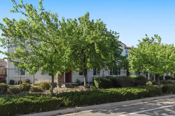 $419,000 | 5301 East Commerce Way, Unit 74102, Sacramento, CA 95835