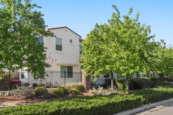 $419,000 | 5301 East Commerce Way, Unit 74102, Sacramento, CA 95835