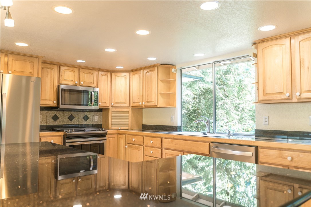 118 212th Street Southeast Bothell, WA 98021 - Photo 5 of 24