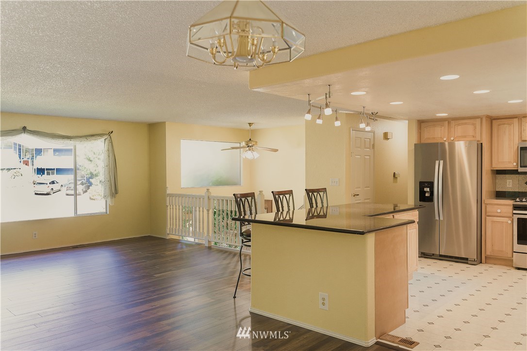 118 212th Street Southeast Bothell, WA 98021 - Photo 6 of 24