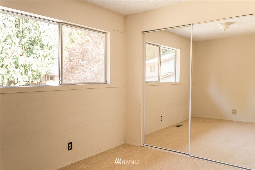 118 212th Street Southeast Bothell, WA 98021 - Photo 10 of 24