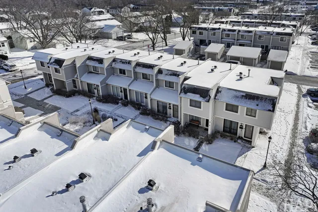 $229,900 | 558 Chard Court, Grayslake, IL 60030