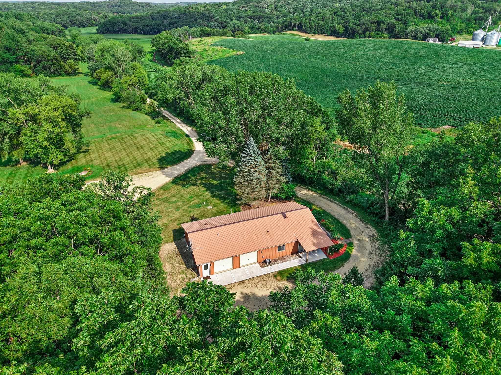 9368 Union Valley Road Black Earth, WI 53515 - Photo 8 of 90 Gallery Image 8