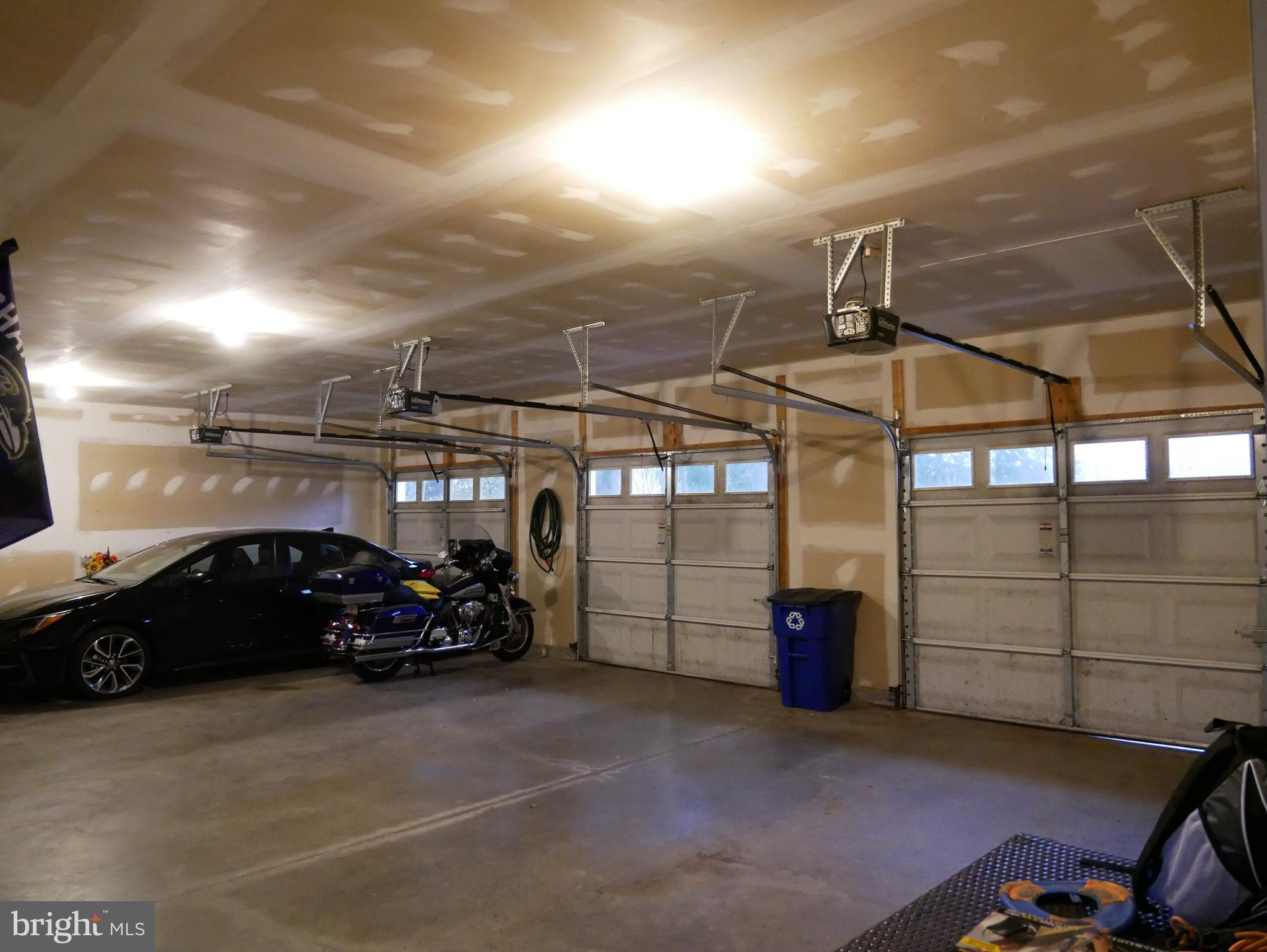 523 Cockeys Mill Road Reisterstown, MD 21136 - Photo 5 of 46 0versized 3 car garage
