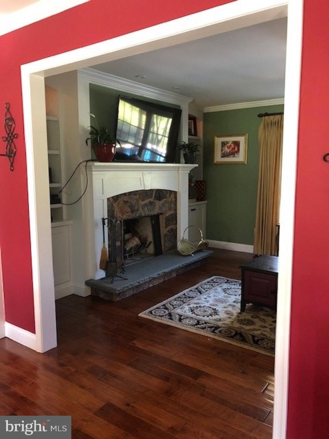 513 Sharp Drive Mickleton, NJ 08056 - Photo 15 of 27 Family Room