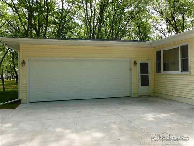 4774 Port Austin Road, Unit 7 Caseville, MI 48725 - Photo 16 of 21 31236274-15.JPG