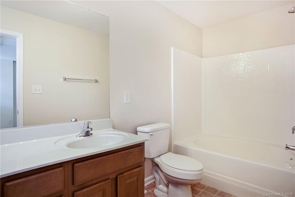 4892 Prosperity Ridge Road Charlotte, NC 28269 - Photo 4 of 15 Gallery Image 4