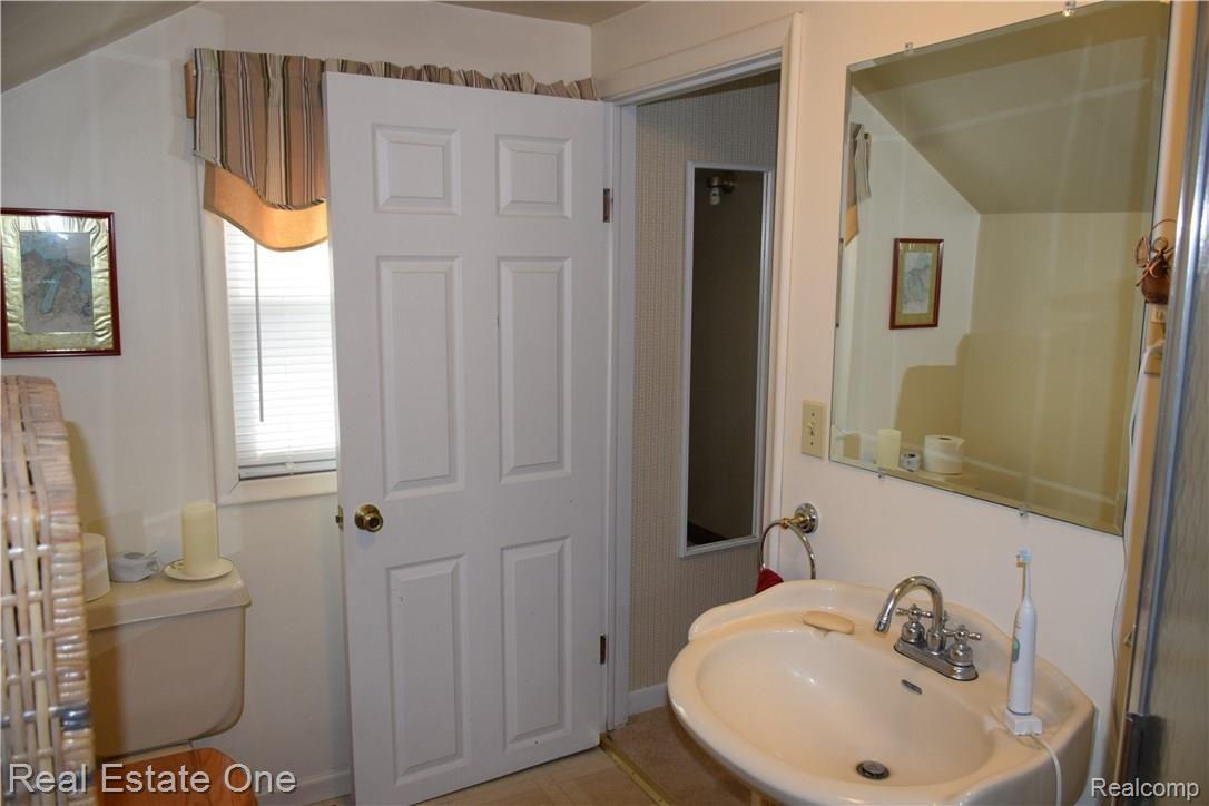8845 Bishop Road Brighton, MI 48116 - Photo 27 of 31 DSC_0020.JPG