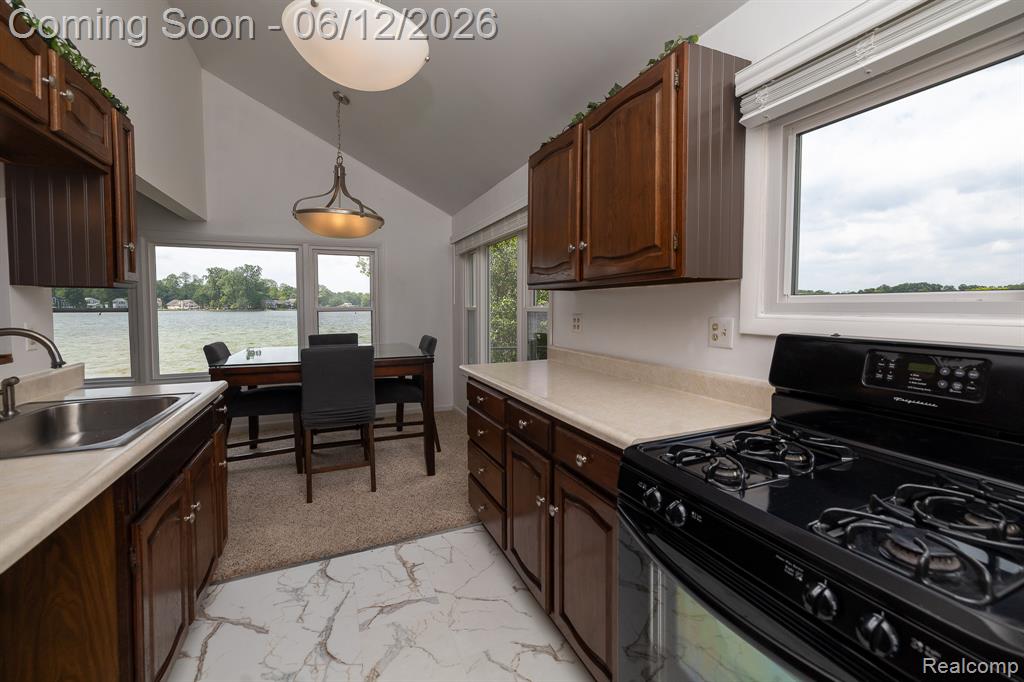8691 Cooley Lake Road Commerce Township, MI 48382 - Photo 12 of 29