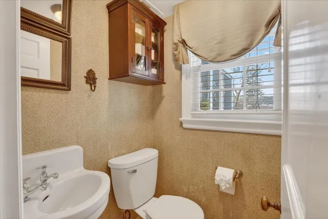 $269,900 | 422 North Gardiner Avenue, Rockford, IL 61107