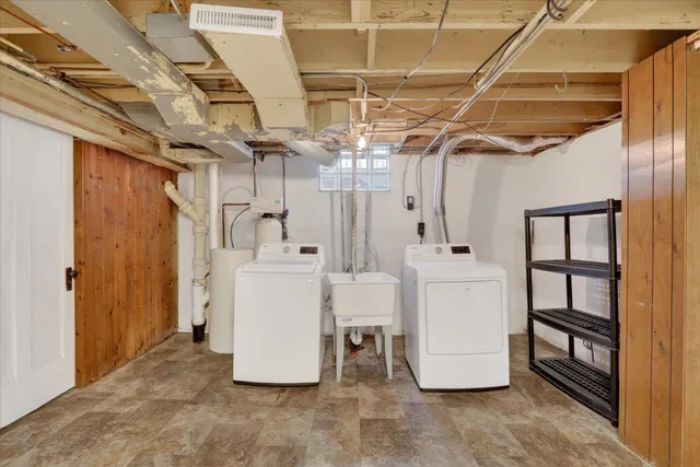 $269,900 | 422 North Gardiner Avenue, Rockford, IL 61107