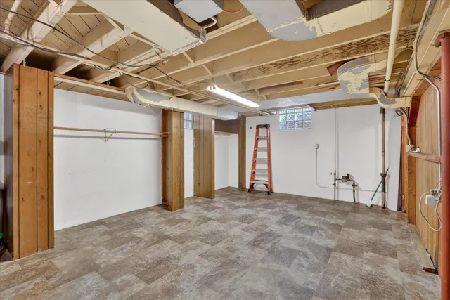 $269,900 | 422 North Gardiner Avenue, Rockford, IL 61107