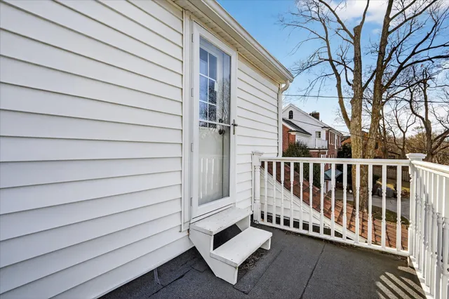 $269,900 | 422 North Gardiner Avenue, Rockford, IL 61107