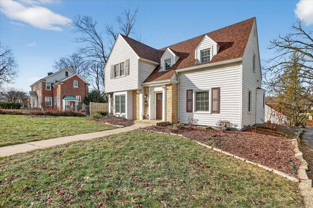 $269,900 | 422 North Gardiner Avenue, Rockford, IL 61107