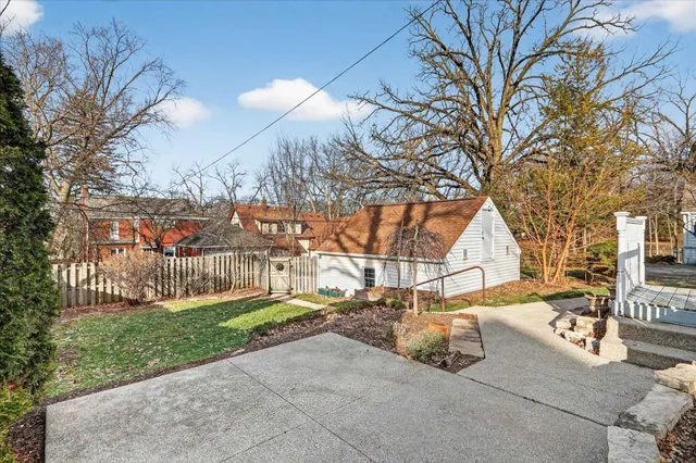 $269,900 | 422 North Gardiner Avenue, Rockford, IL 61107