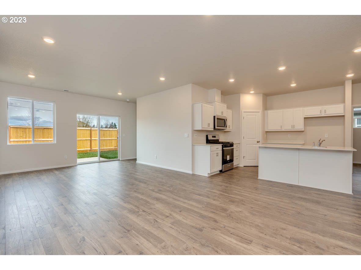 2672 Fenya Street Springfield, OR 97477 - Photo 6 of 20 Gallery Image 6