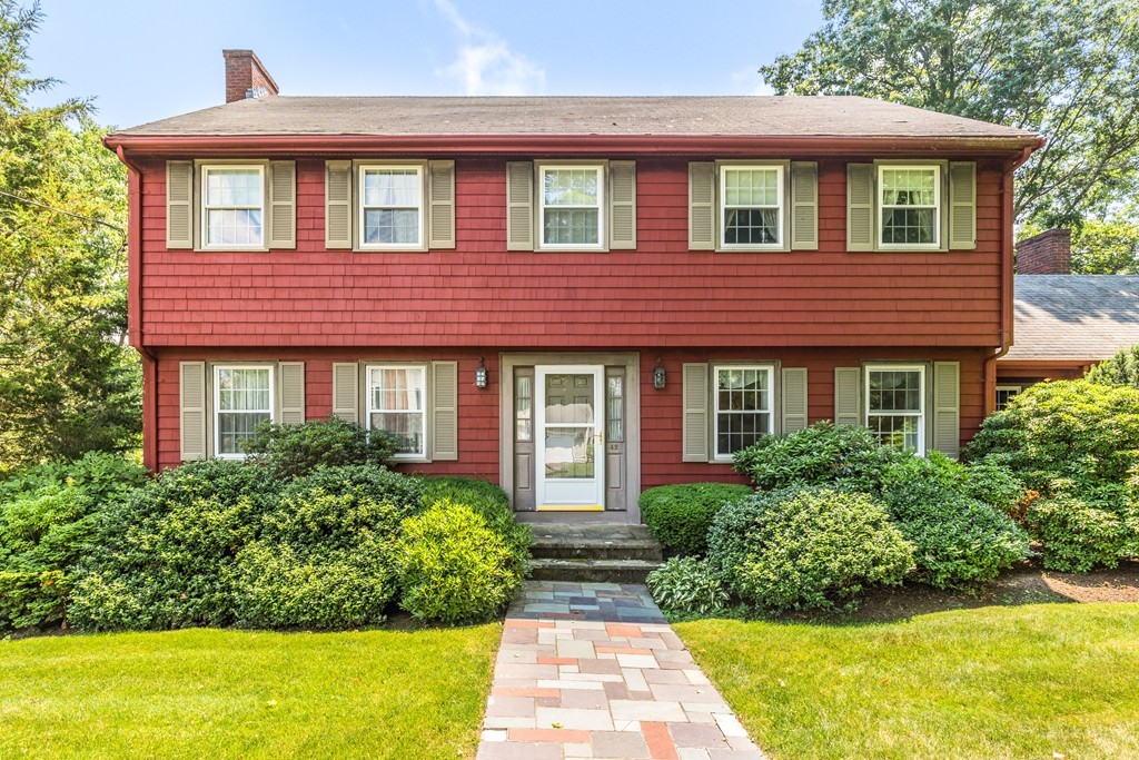 42 Crestwood Road Marblehead, MA 01945 - Photo 4 of 24