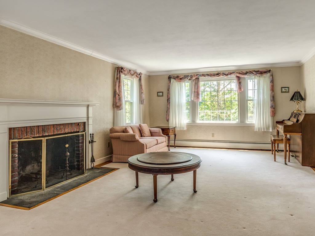 42 Crestwood Road Marblehead, MA 01945 - Photo 6 of 24