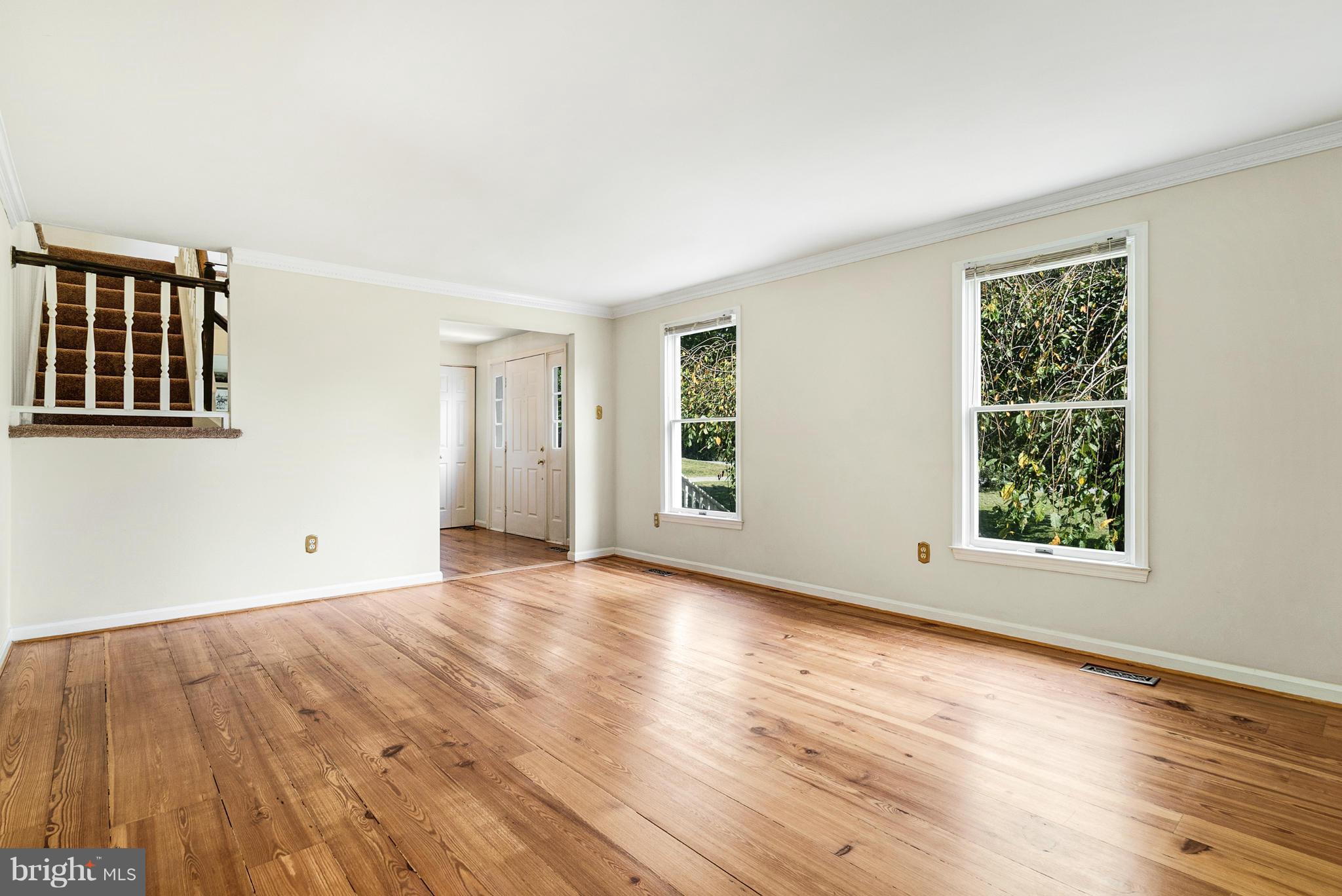 37217 Jeb Stuart Road Purcellville, VA 20132 - Photo 18 of 30 Living Room