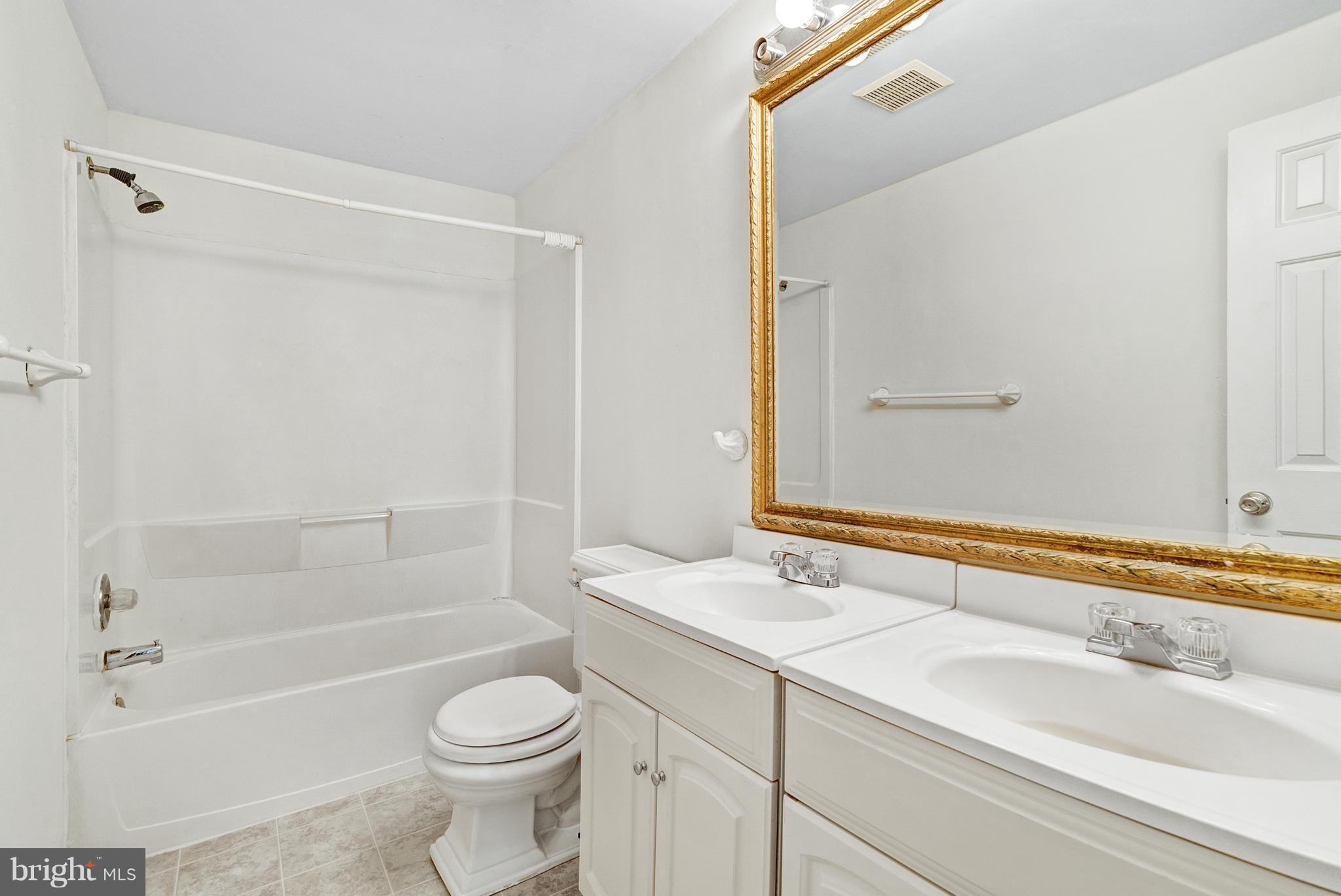 37217 Jeb Stuart Road Purcellville, VA 20132 - Photo 26 of 30 Bath