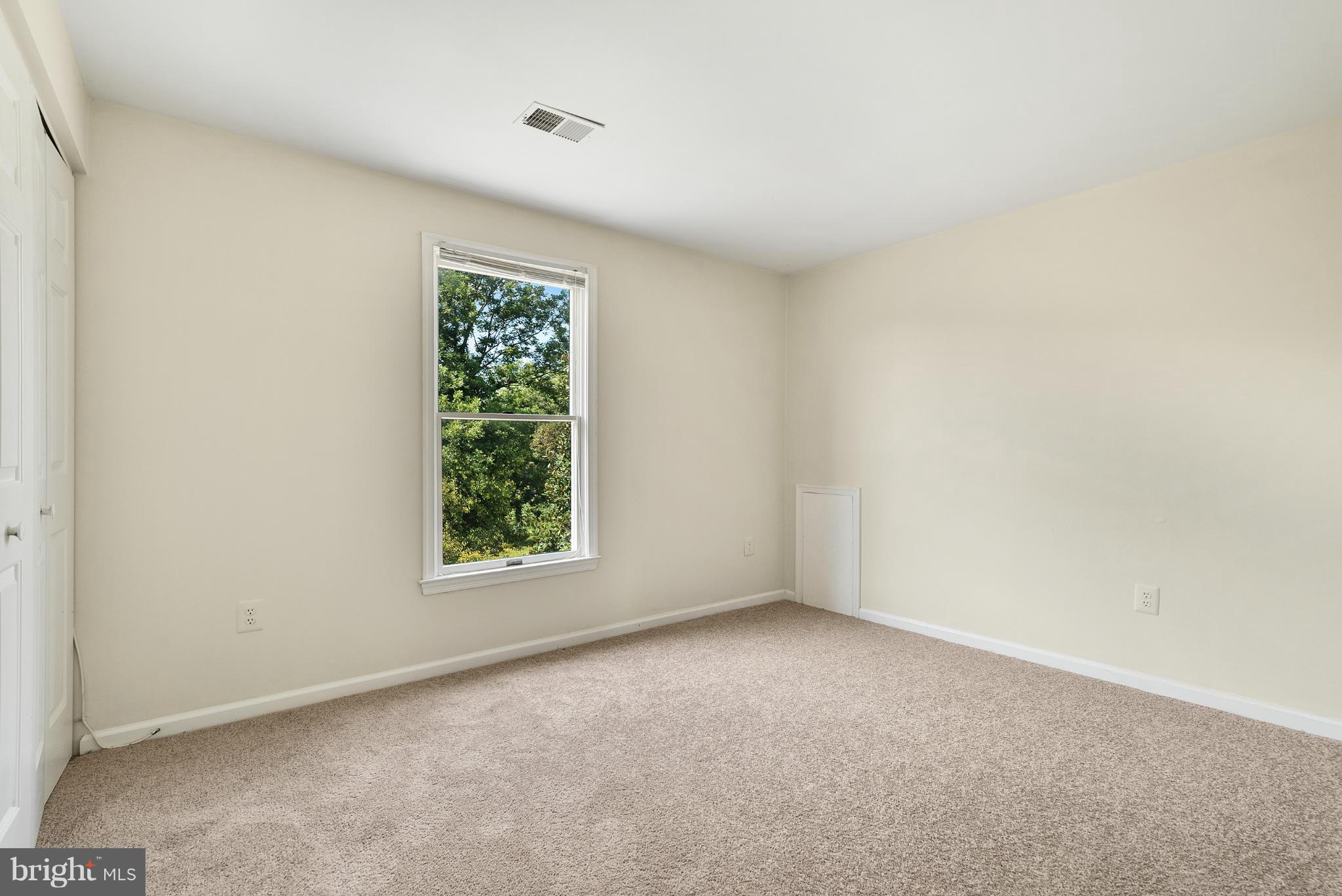 37217 Jeb Stuart Road Purcellville, VA 20132 - Photo 27 of 30 Bedroom