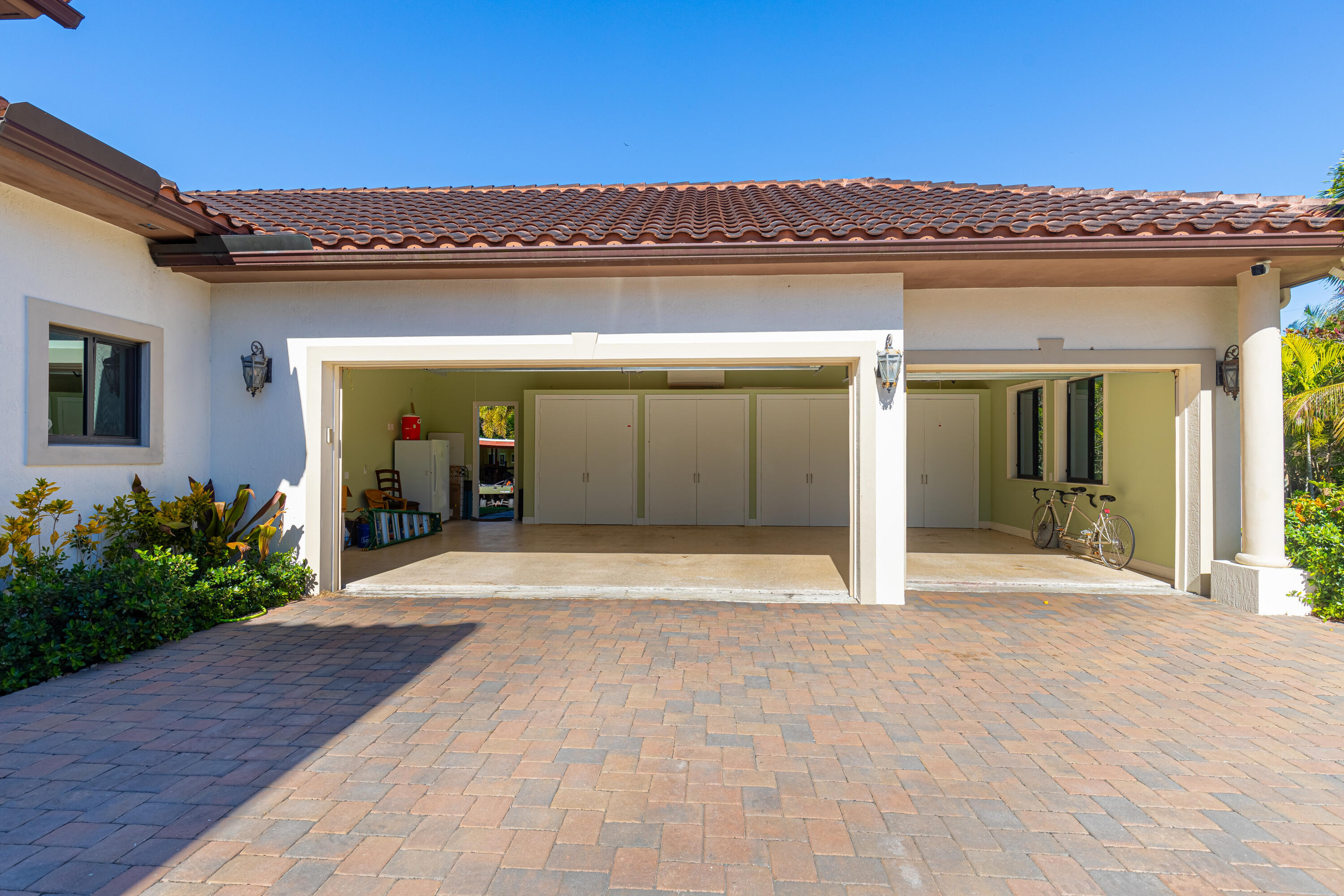 2943 B Road Loxahatchee Groves, FL 33470 - Photo 62 of 88 Garage
