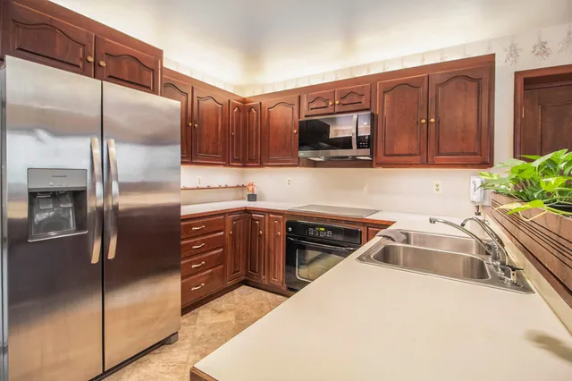 $629,900 | 9453 Whispering Pines Drive, Saline, MI 48176