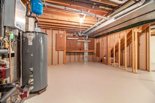 $629,900 | 9453 Whispering Pines Drive, Saline, MI 48176