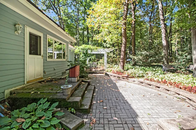 $629,900 | 9453 Whispering Pines Drive, Saline, MI 48176