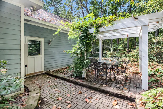 $629,900 | 9453 Whispering Pines Drive, Saline, MI 48176