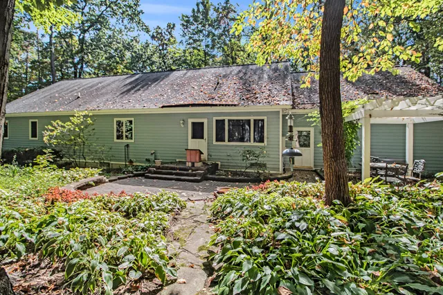 $629,900 | 9453 Whispering Pines Drive, Saline, MI 48176