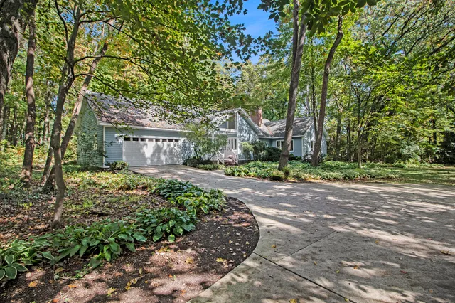 $629,900 | 9453 Whispering Pines Drive, Saline, MI 48176