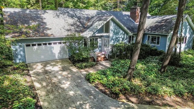 $629,900 | 9453 Whispering Pines Drive, Saline, MI 48176