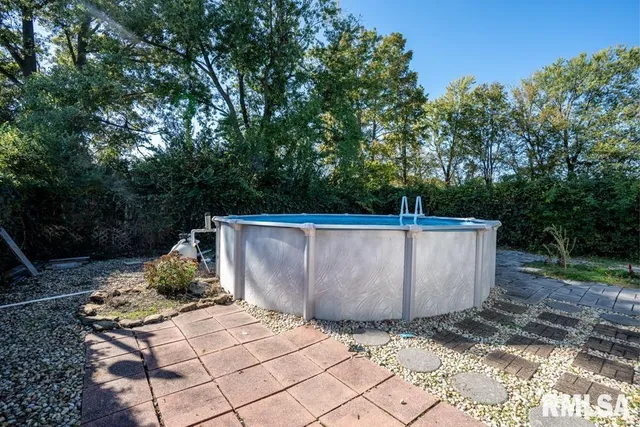 $94,900 | 1713 West Dewey Street, Marion, IL 62959