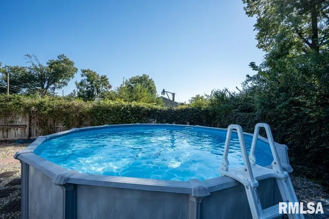 $94,900 | 1713 West Dewey Street, Marion, IL 62959