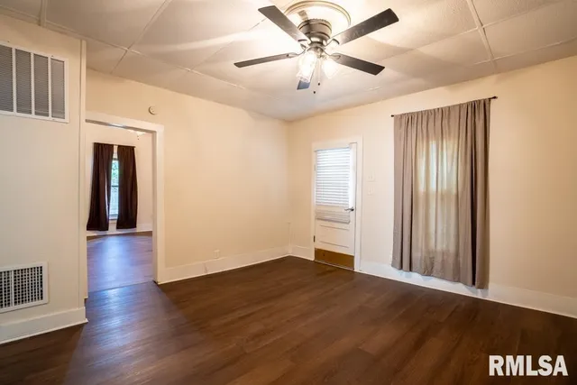 $94,900 | 1713 West Dewey Street, Marion, IL 62959