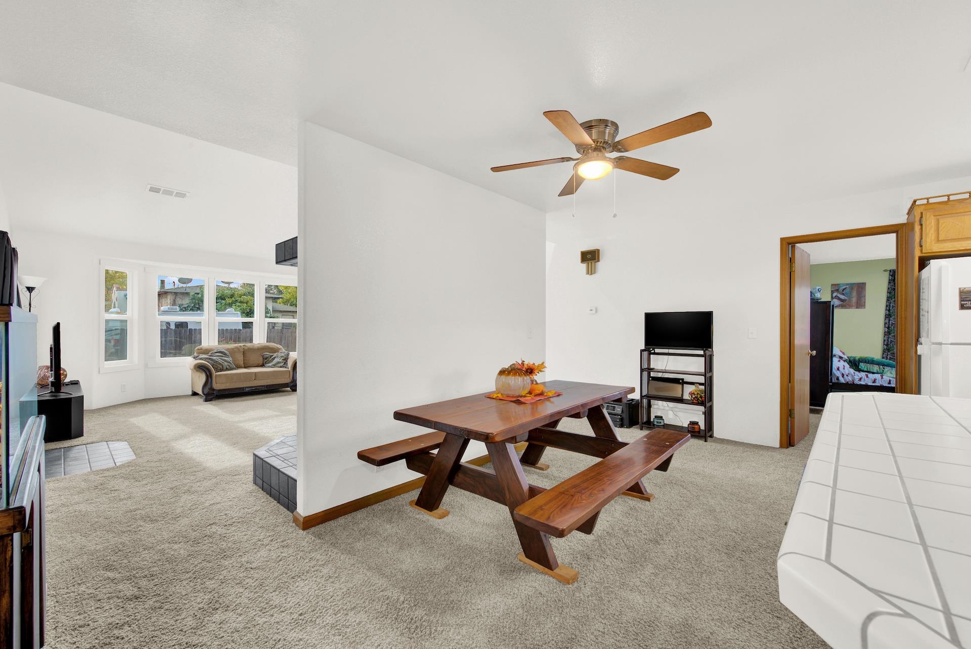 9885 Ashurst Street Proberta, CA 96078 - Photo 20 of 58