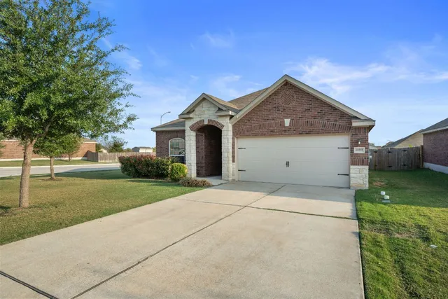 $1,800 | 19717 Per Lange Pass, Manor, TX 78653