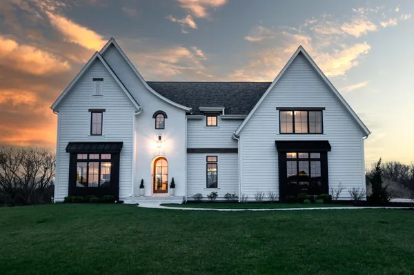 $1,874,900 | 4066 Hawthorn Farm, Nashotah, WI 53058
