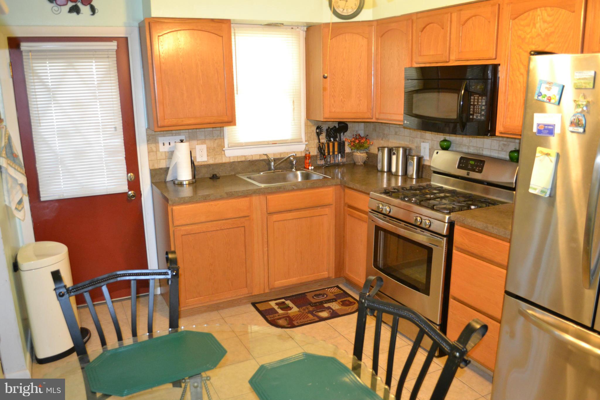 7901 Montwood Road Baltimore, MD 21244 - Photo 7 of 23 Kitchen