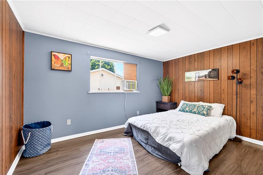 424-426 Connecticut Avenue Rochester, PA 15074 - Photo 26 of 45 424 First Floor Unit - Spacious Bedroom