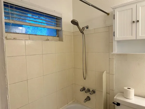 $999 | 2022 Branard Street, Unit 5, Houston, TX 77098