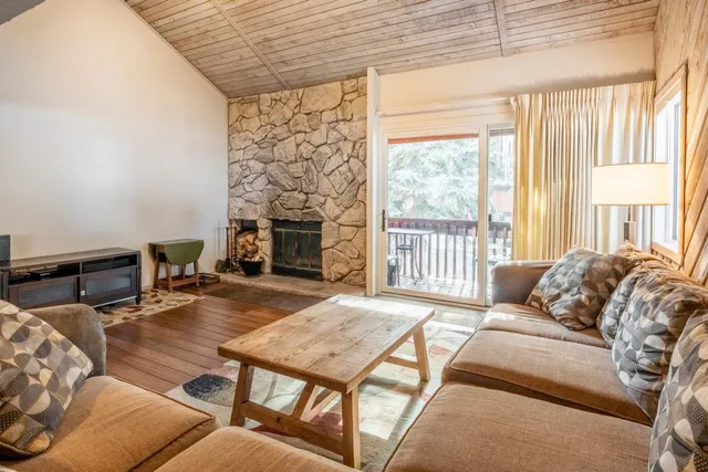 $899,000 | 46 Snowcreek Road, Unit 46, Mammoth Lakes, CA 93546