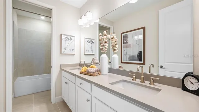 $759,999 | 35056 Emberview Drive, Zephyrhills, FL 33541