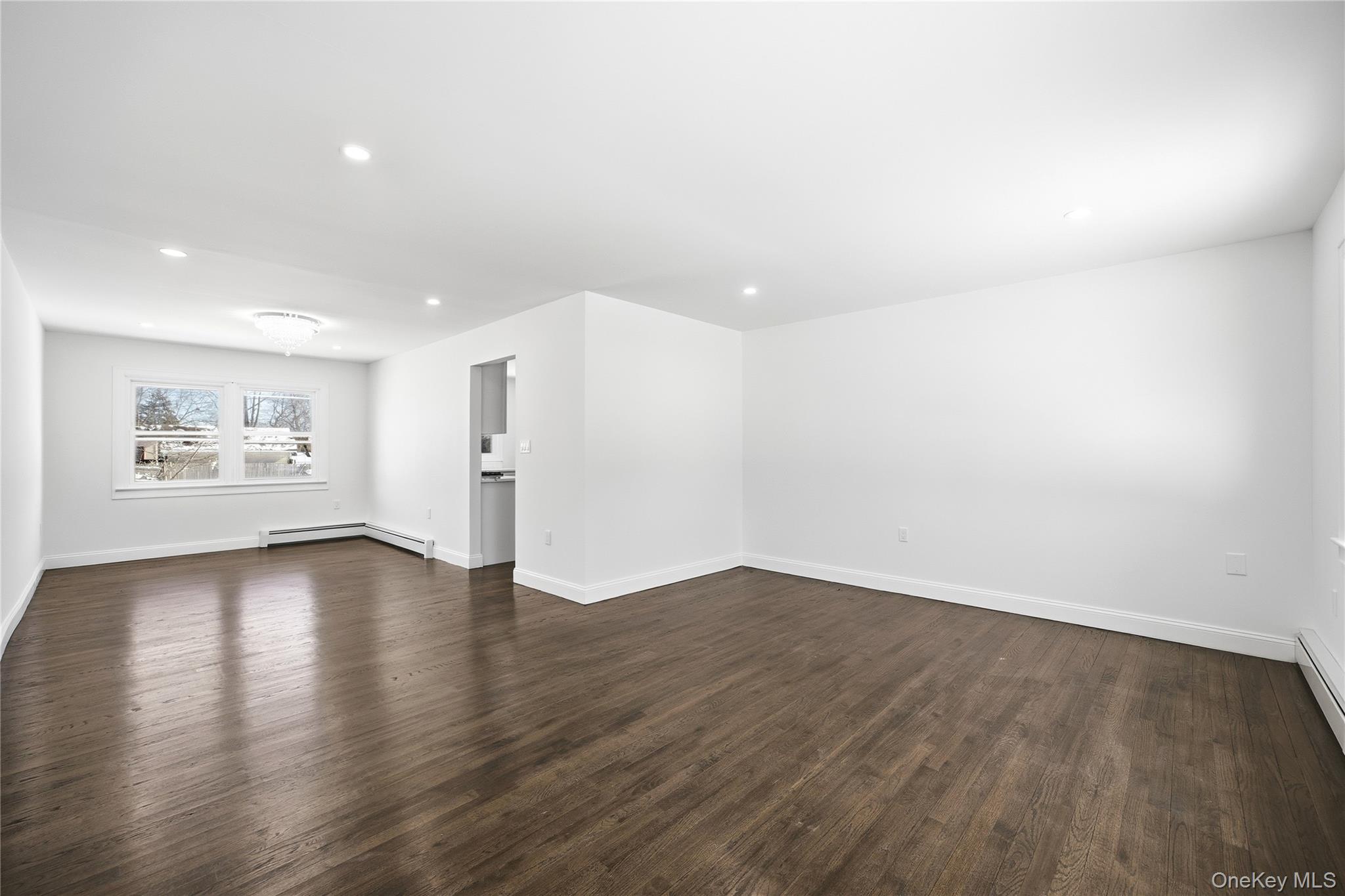 78 Roslyn Street Islip Terrace, NY 11752 - Photo 13 of 26