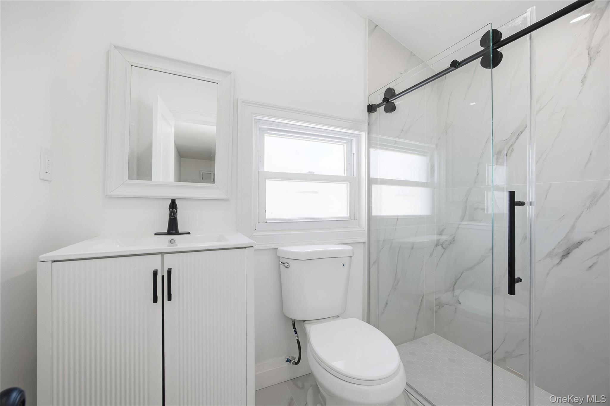 78 Roslyn Street Islip Terrace, NY 11752 - Photo 6 of 26